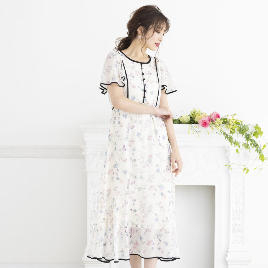 Rady - Rady☆新品☆花びらフレアワンピースの+palomasoares.com.br